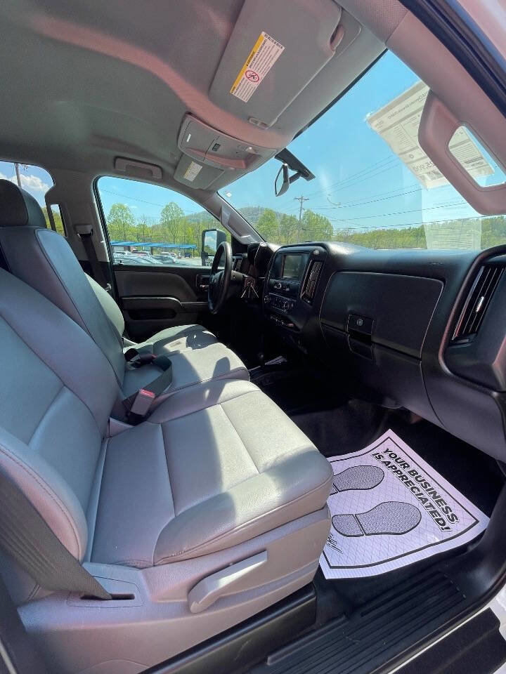 Used 2018 Chevrolet Silverado 2500 W/T w/ WT Convenience Package AWD/4WD image 18