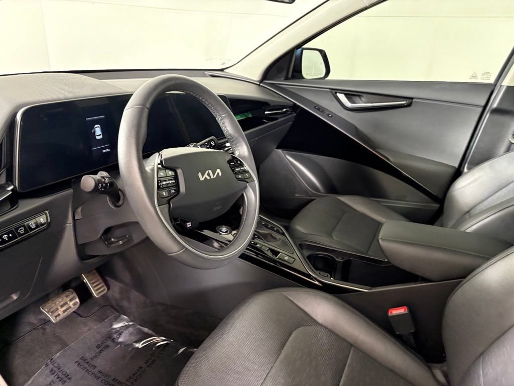 Used 2024 Kia Niro SX Touring FWD image 22