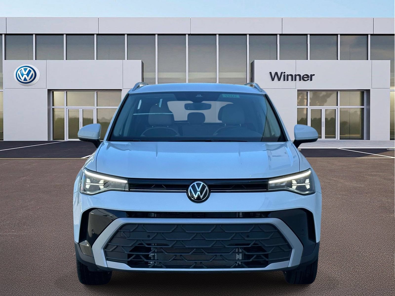 New 2026 Volkswagen Taos SE FWD image 9
