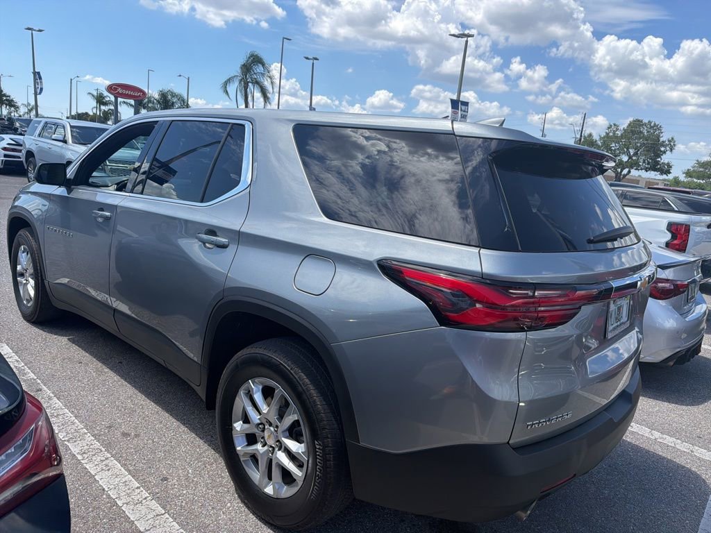 Used 2023 Chevrolet Traverse LS FWD image 10