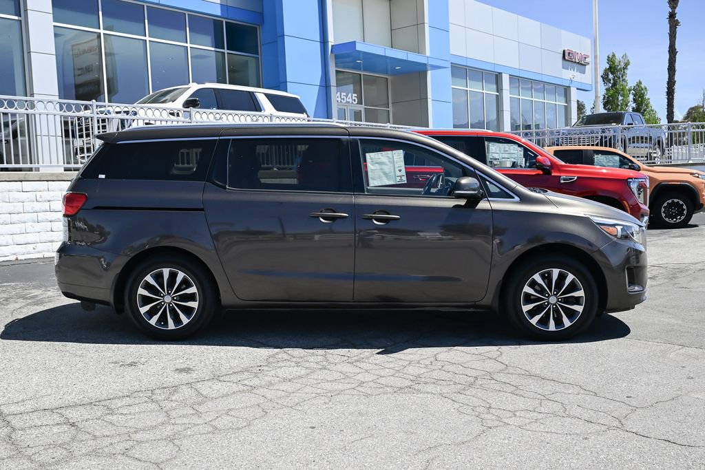 Used 2016 Kia Sedona SX image 4