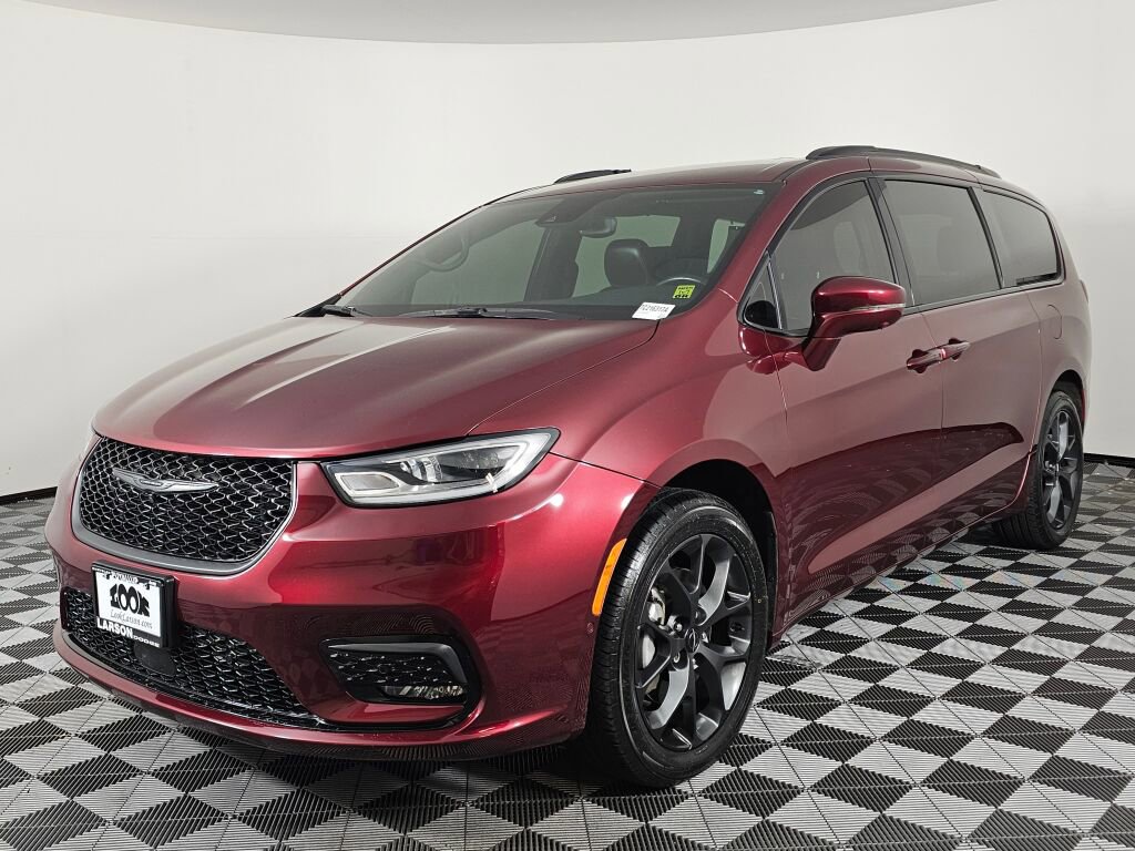 Used 2021 Chrysler Pacifica Touring-L w/ Uconnect Theater Family Group AWD/4WD image 7