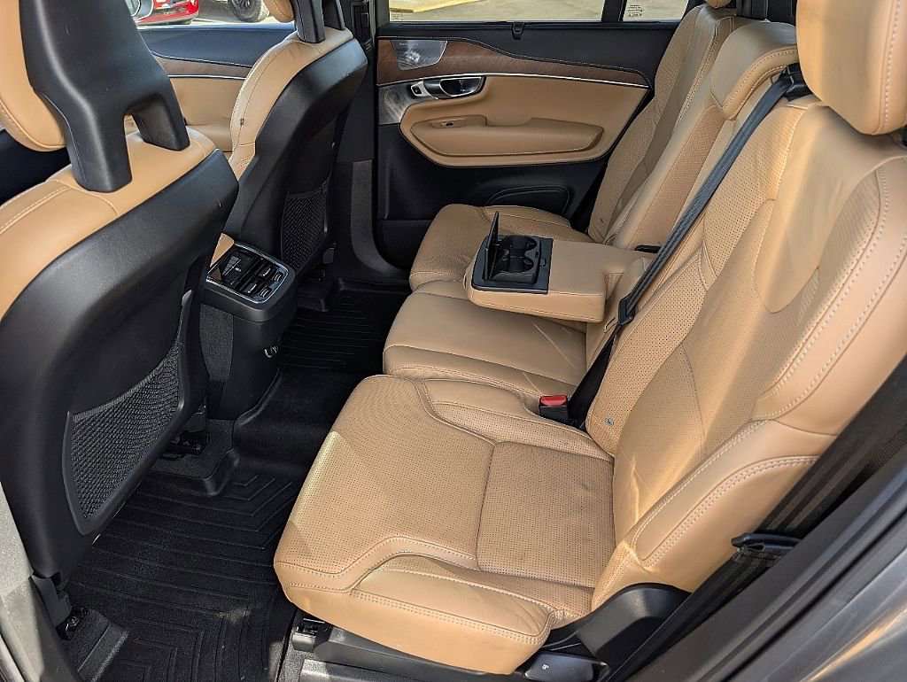 Used 2017 Volvo XC90 T6 Inscription w/ Vision Package image 21