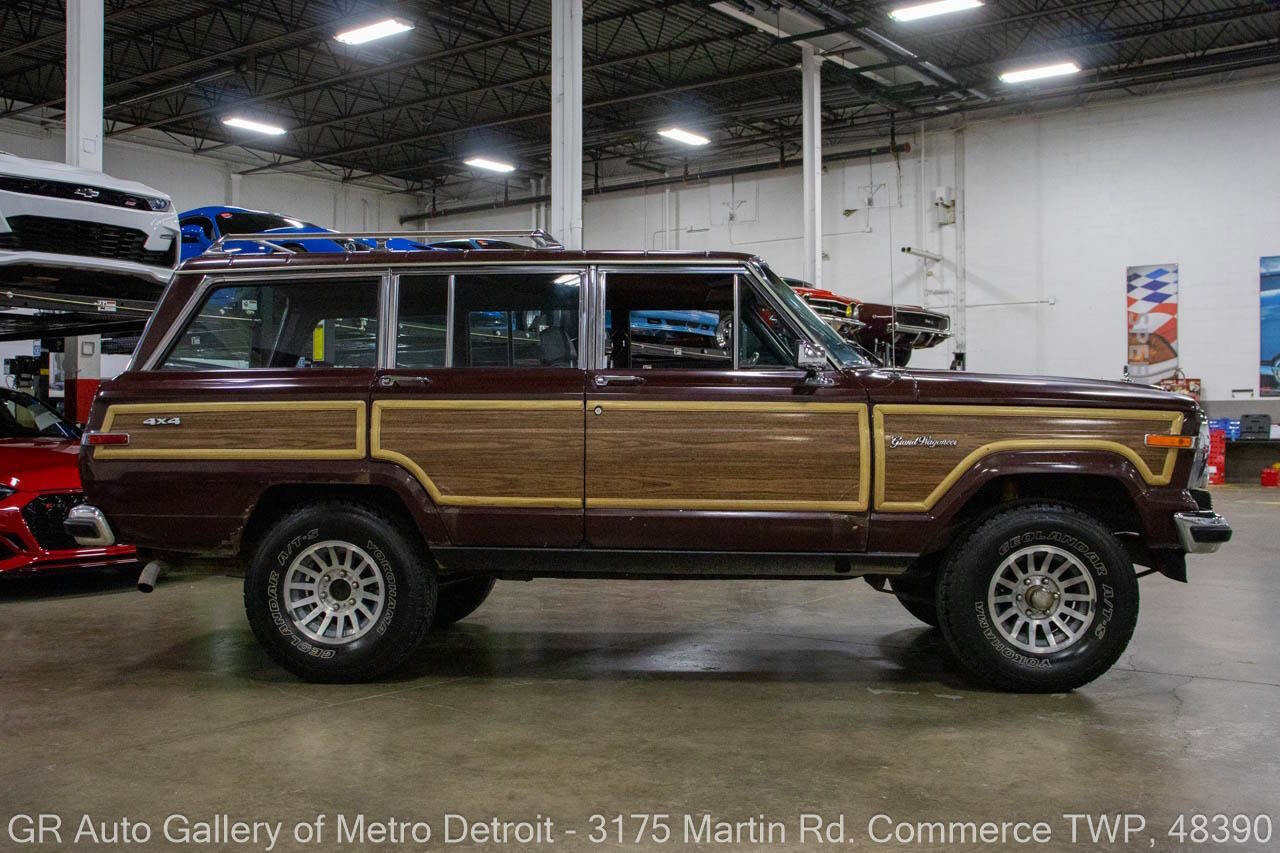 Used 1988 Jeep Grand Wagoneer image 8