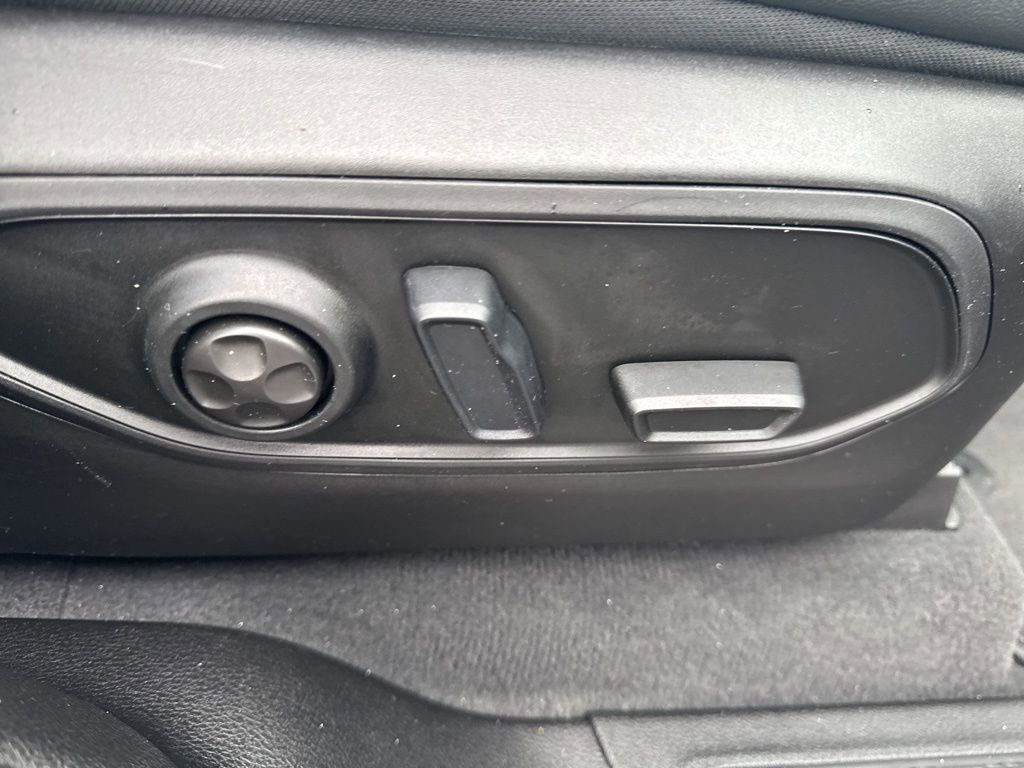 Used 2023 Jeep Grand Cherokee 4WD 4xe image 39