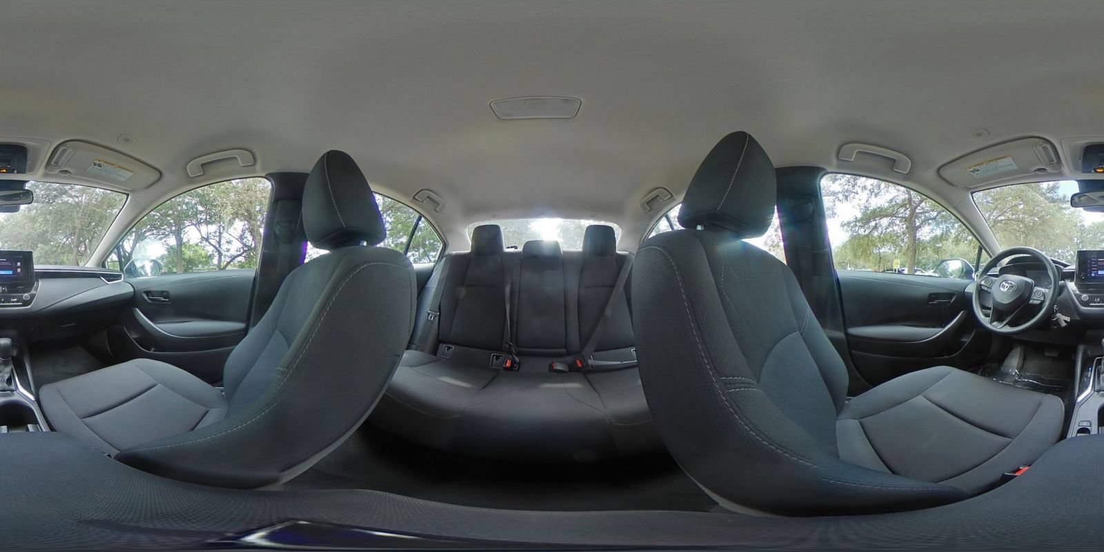 Used 2025 Toyota Corolla LE FWD image 39