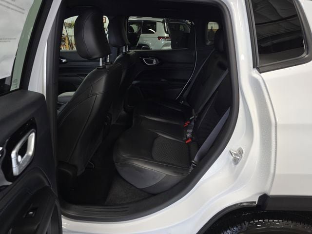 New 2026 Jeep Compass Latitude AWD/4WD image 10