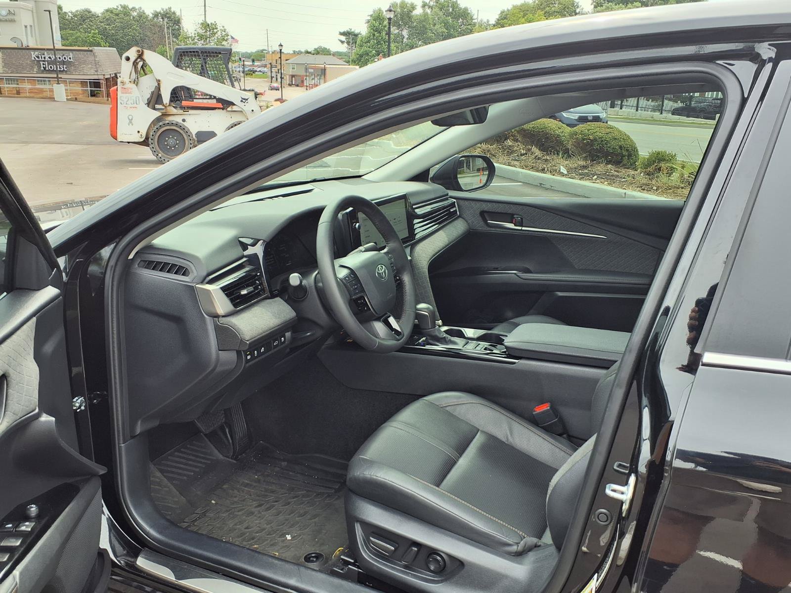 Certified 2025 Toyota Camry XLE FWD image 20