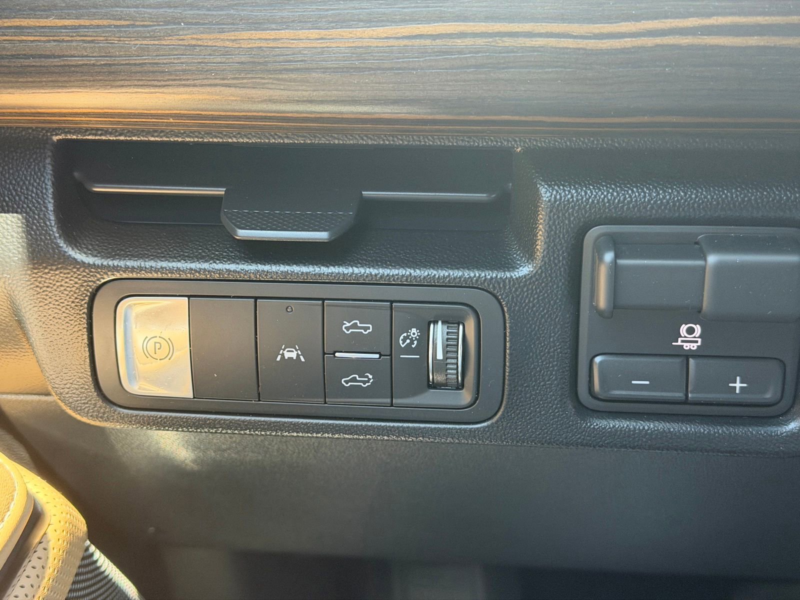 Used 2026 GMC Sierra EV Denali AWD/4WD image 18
