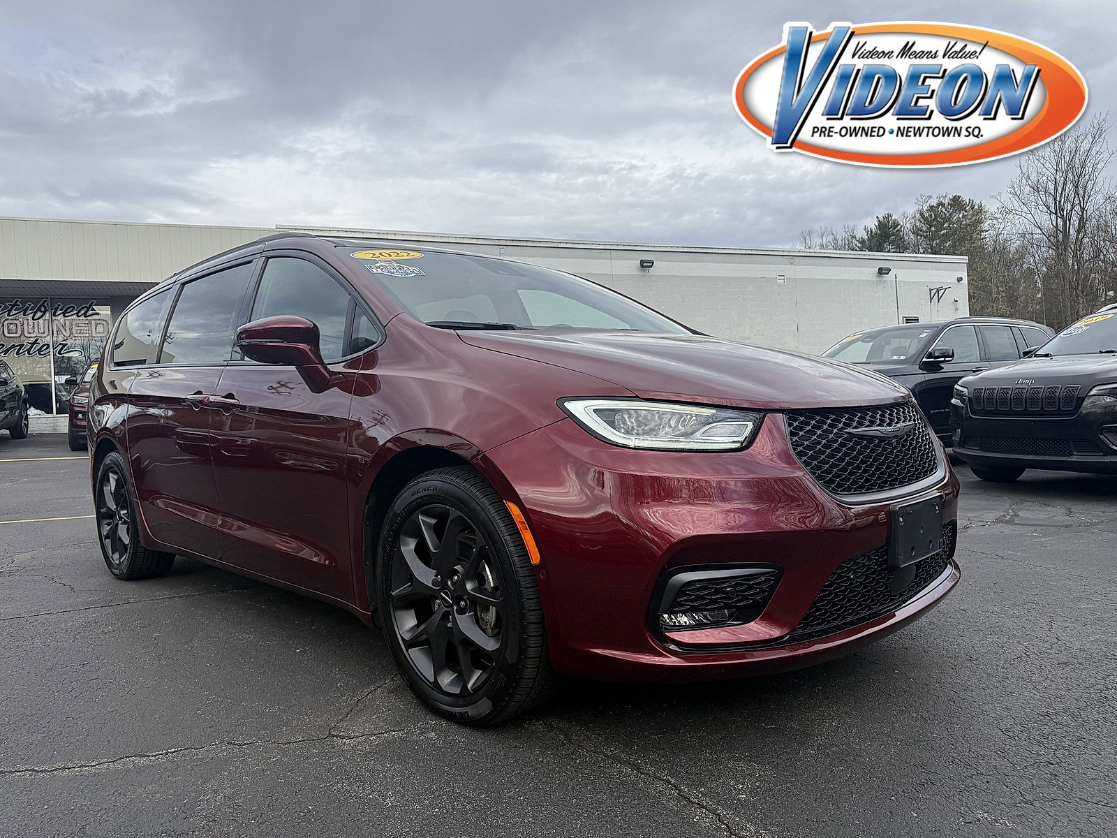 Used 2022 Chrysler Pacifica Limited w/ S Appearance Package image 1