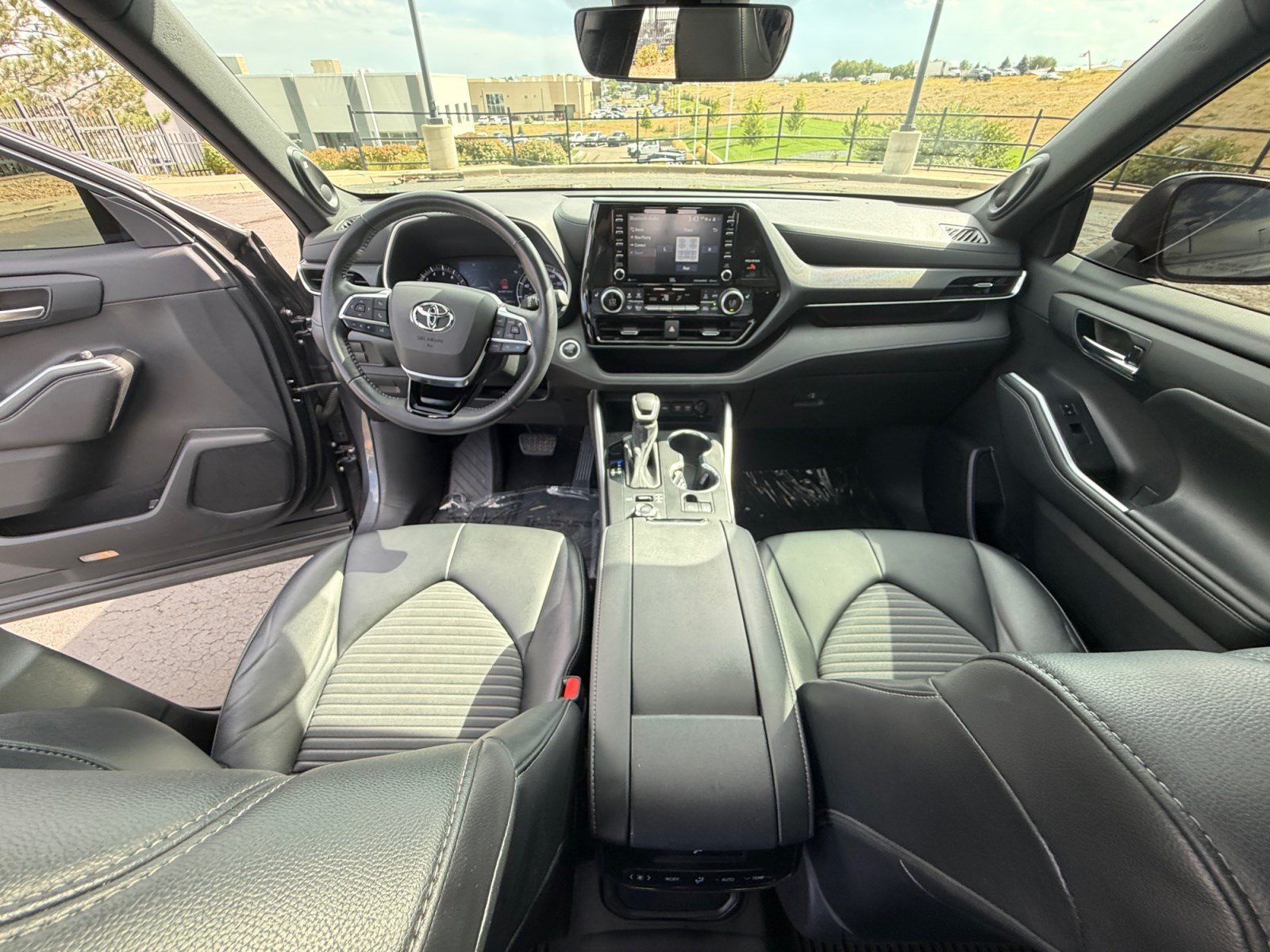 Used 2021 Toyota Highlander XSE AWD/4WD image 19