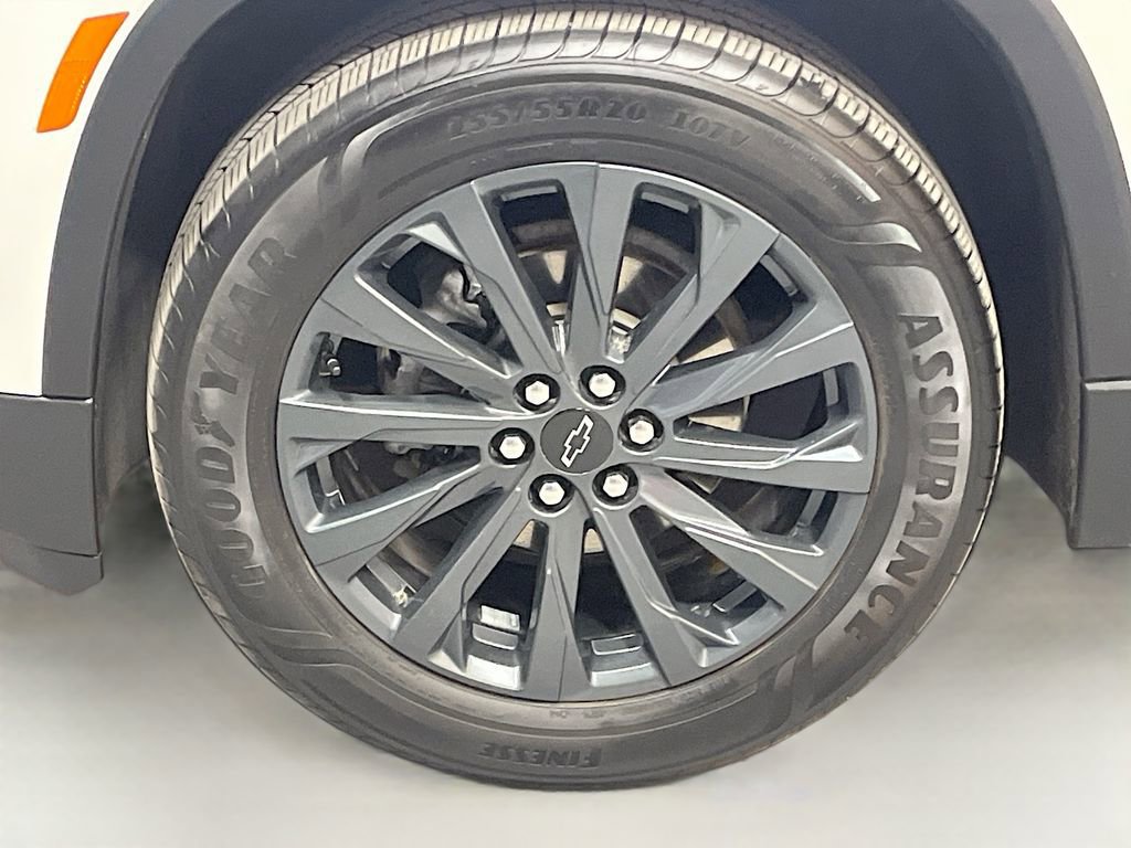 Used 2023 Chevrolet Traverse RS image 34
