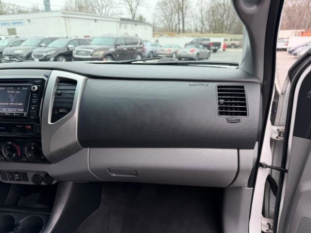 Used 2015 Toyota Tacoma 4x4 Double Cab w/ TRD Off-Road Package image 34