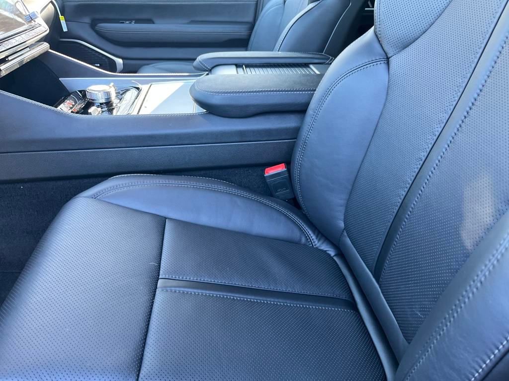 New 2025 Jeep Wagoneer L Series II w/ Convenience Group I image 14