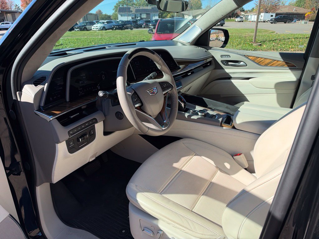 Used 2024 Cadillac Escalade ESV Sport Platinum AWD/4WD image 36