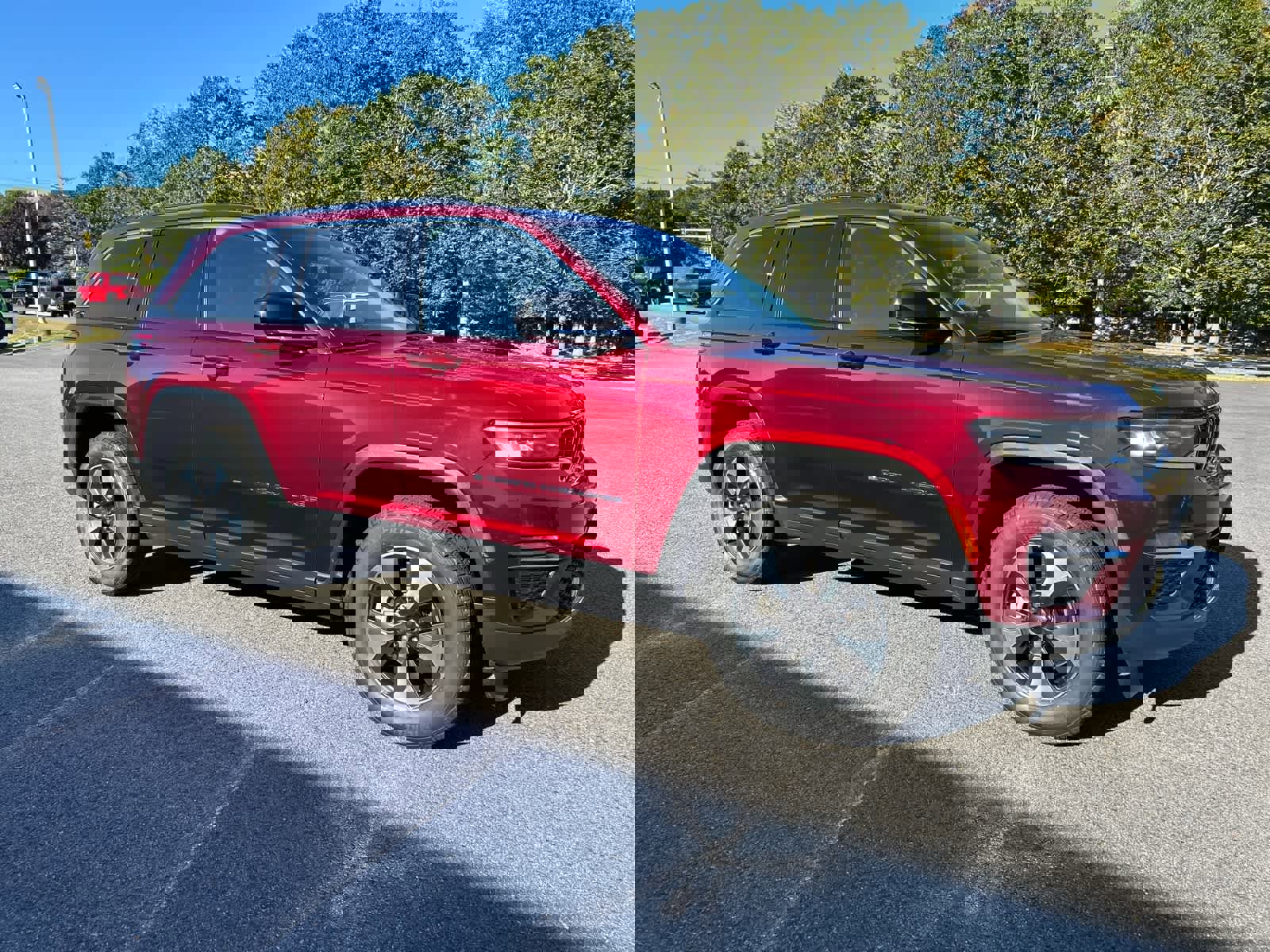 Used 2023 Jeep Grand Cherokee 4WD 4xe image 2