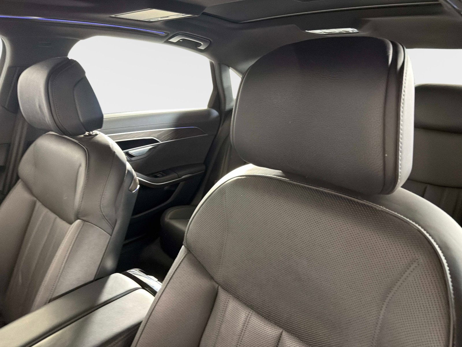 Used 2023 Audi A8 L 3.0T w/ Comfort Plus Package AWD/4WD image 39