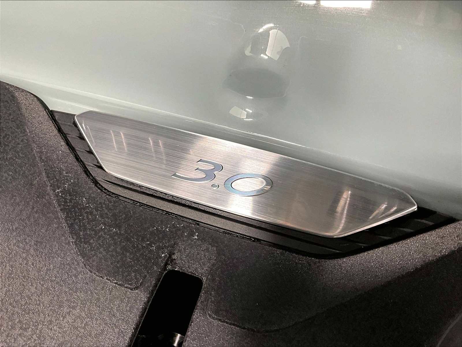 Used 2025 Porsche 911 Carrera image 37