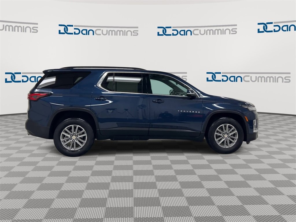 Used 2023 Chevrolet Traverse LT image 9