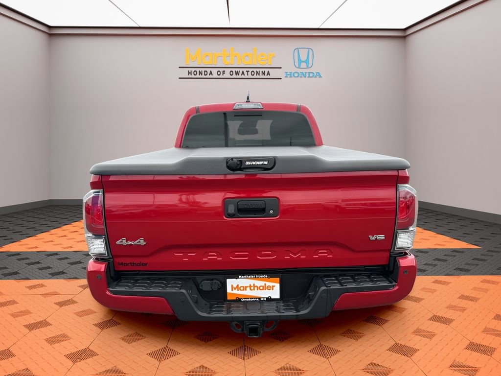 Used 2022 Toyota Tacoma Limited AWD/4WD image 4