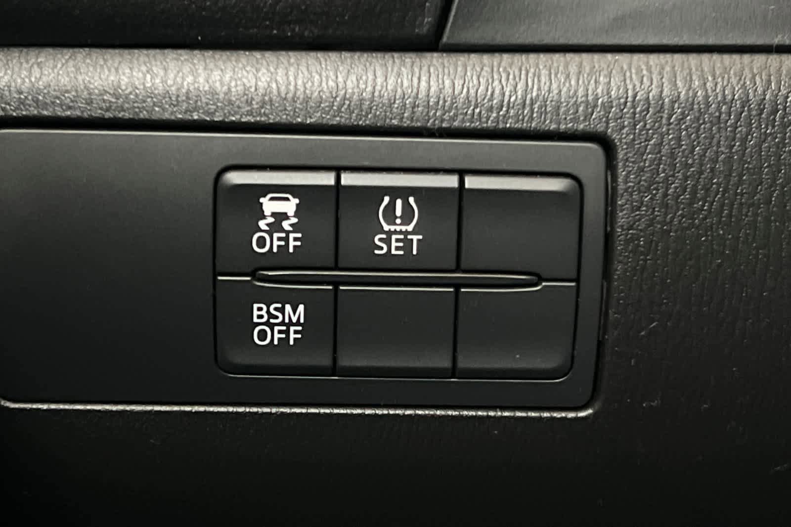 Used 2016 MAZDA MAZDA3 i Grand Touring FWD image 31