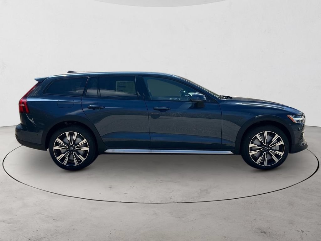 New 2026 Volvo V60 B5 Cross Country Ultra w/ Protection Package Premier AWD/4WD image 6