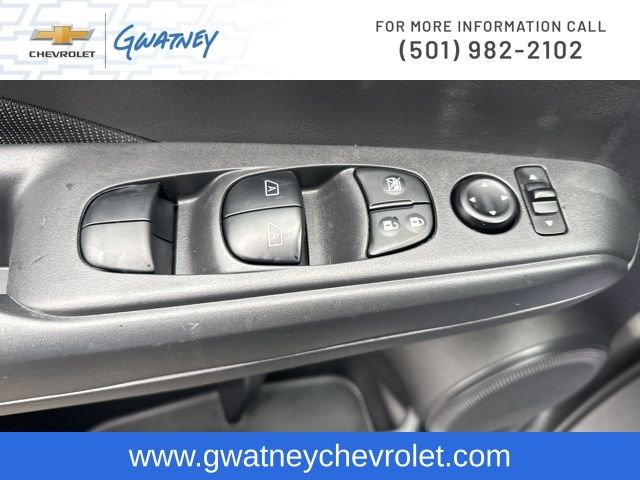 Used 2024 Nissan Kicks S image 20