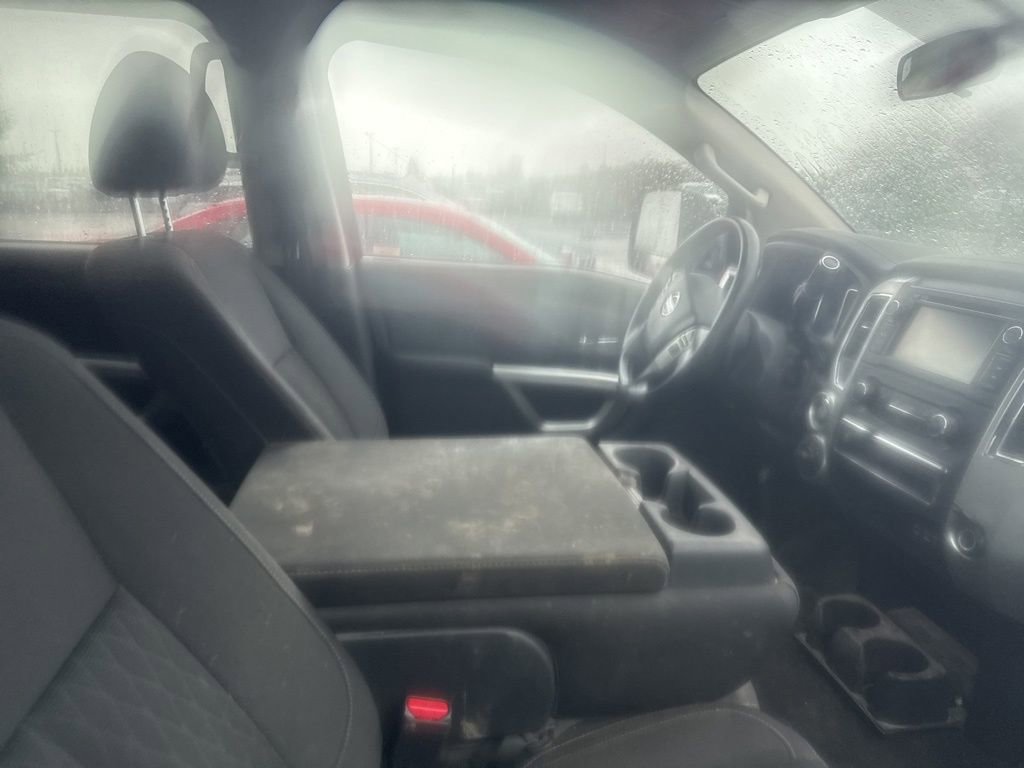 Used 2019 Nissan Titan SV image 8