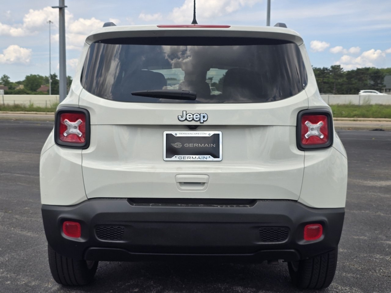 Used 2023 Jeep Renegade Latitude w/ Premium Group AWD/4WD image 15