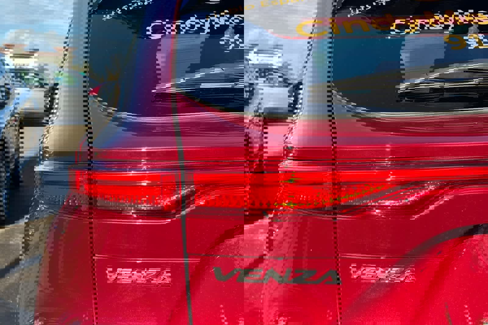 Used 2023 Toyota Venza Limited image 15