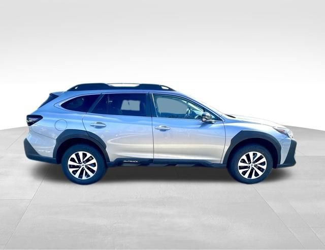 Used 2024 Subaru Outback Premium image 10