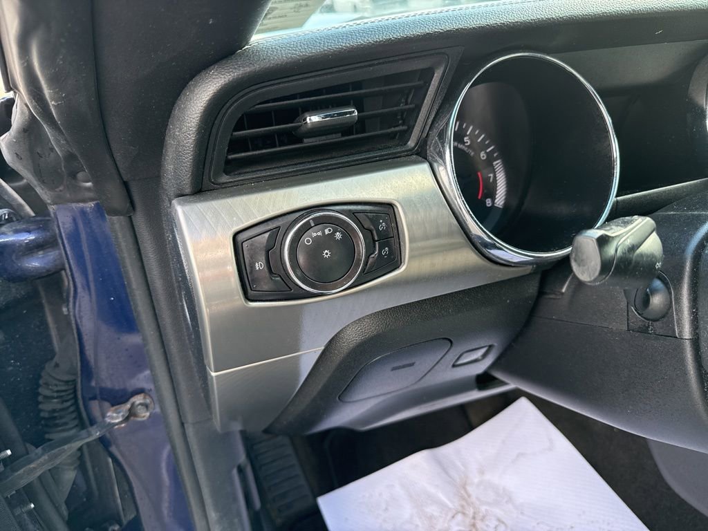 Used 2015 Ford Mustang 50 Years RWD image 29