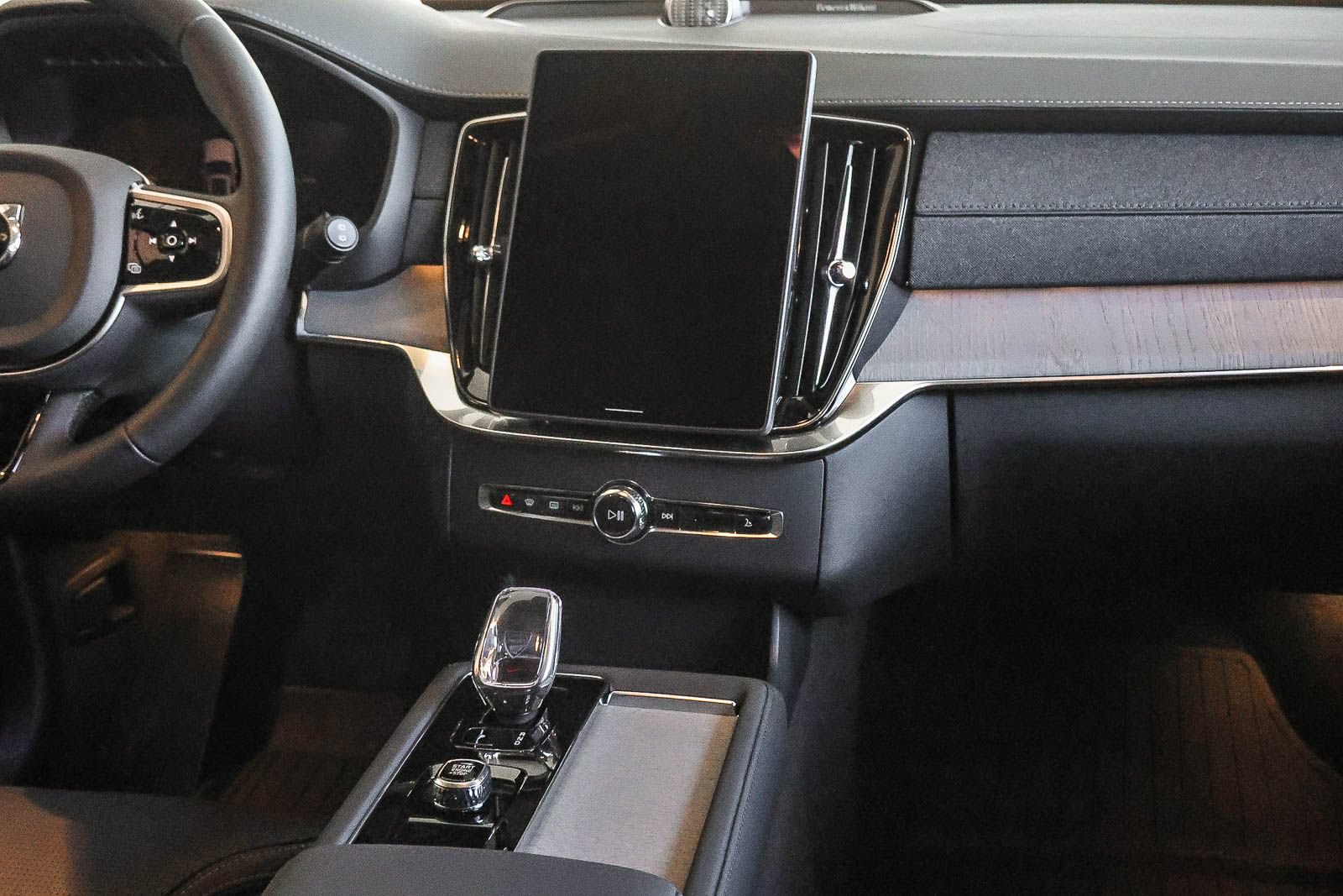 New 2026 Volvo XC90 T8 Ultra w/ Lounge Package AWD/4WD image 17