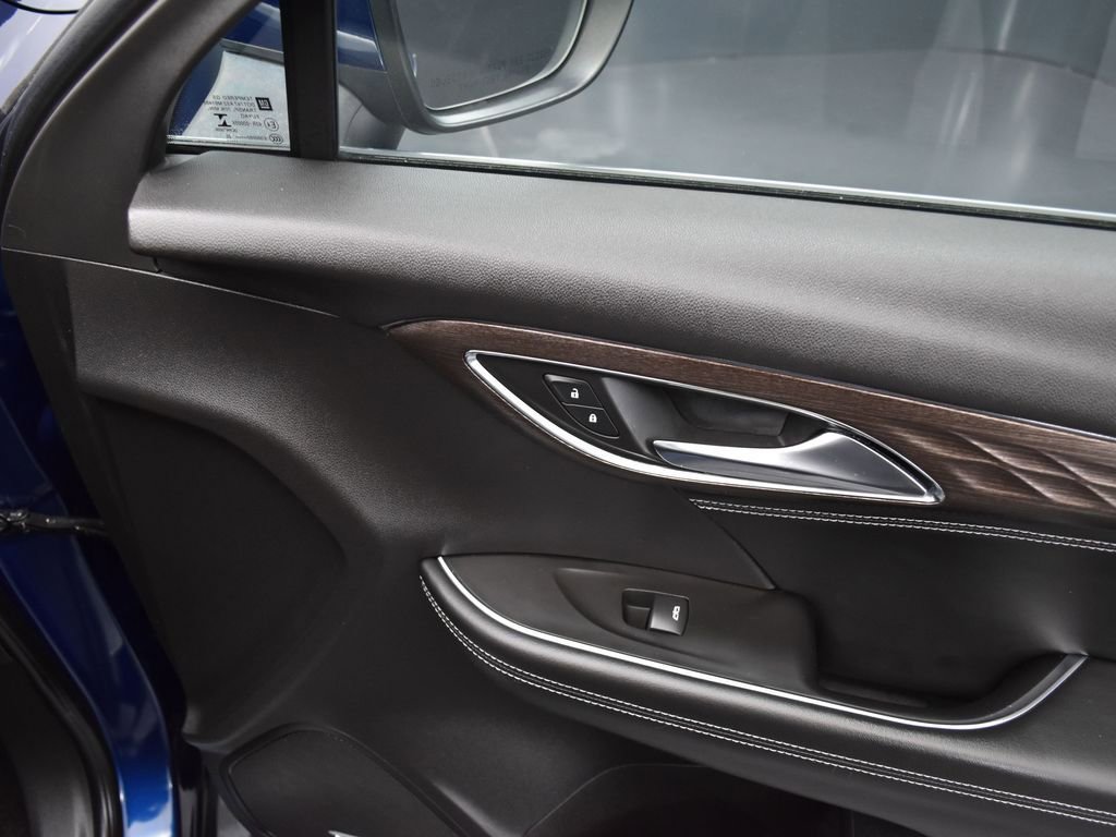 Used 2022 Buick Envision Avenir w/ Technology Package II FWD image 29