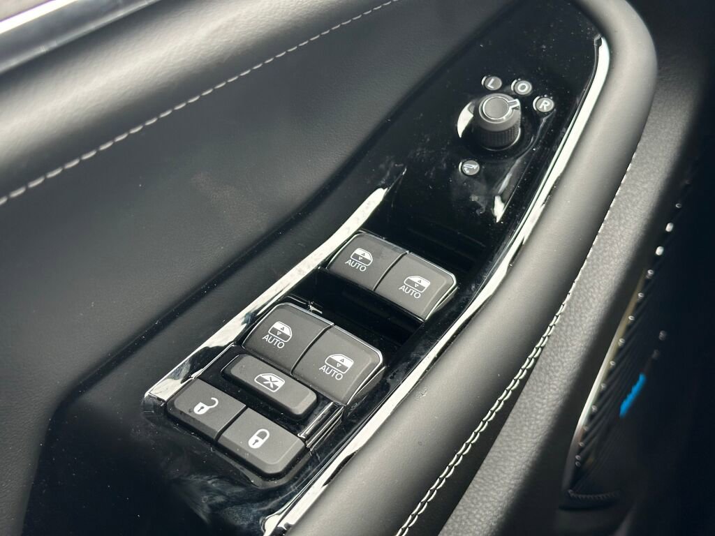 New 2024 Jeep Grand Cherokee Overland w/ Advanced Protech Group III image 22