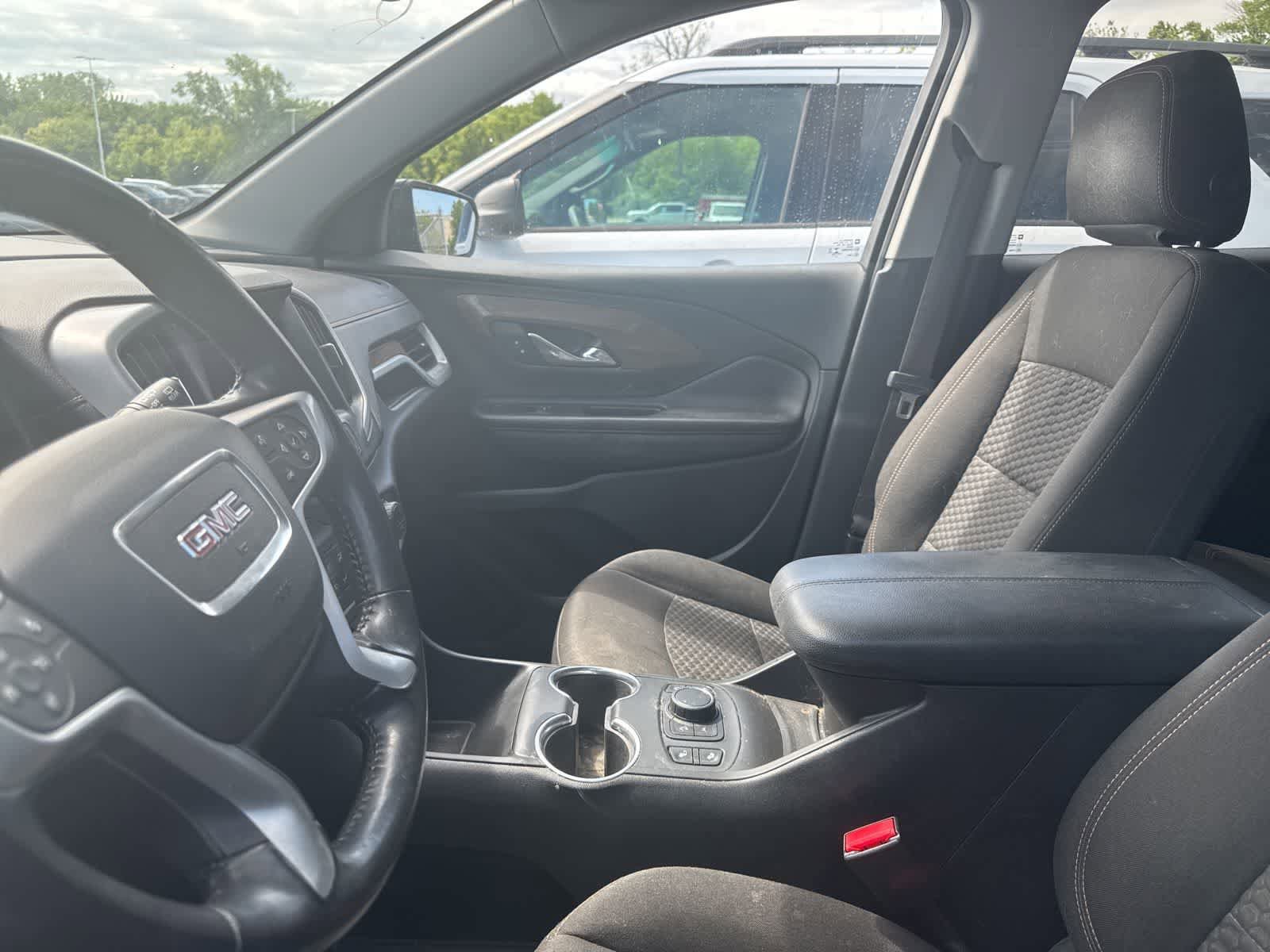 Used 2020 GMC Terrain SLE w/ Driver Convenience Package FWD image 32