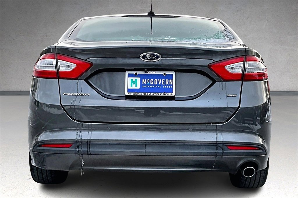 Used 2016 Ford Fusion SE image 5