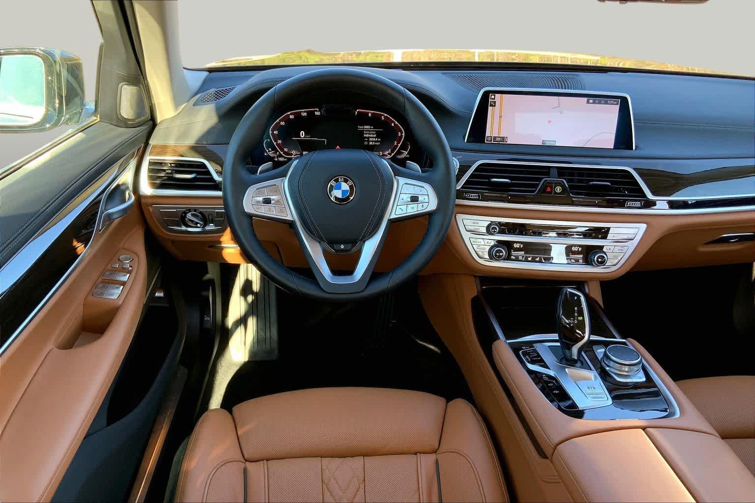 Used 2022 BMW 750i xDrive AWD/4WD image 5
