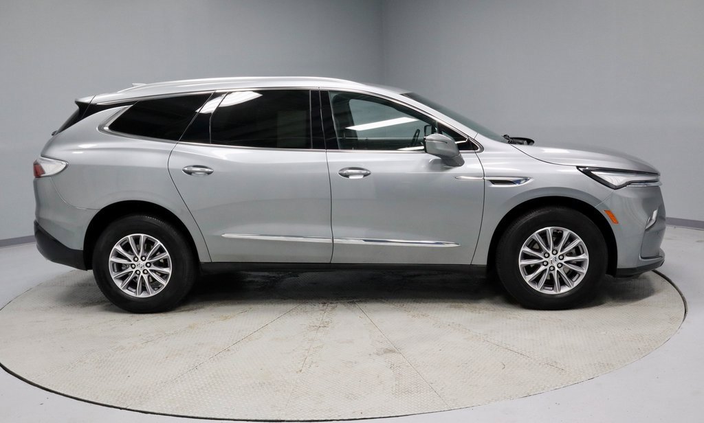Used 2024 Buick Enclave Premium image 13