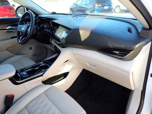Certified 2022 Buick Envision Avenir w/ Technology Package II image 28