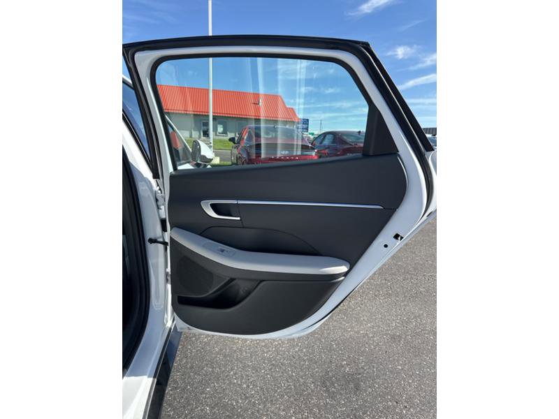 New 2024 Hyundai Sonata SEL image 14