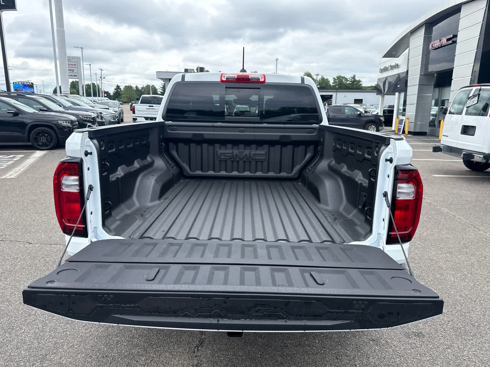 New 2026 GMC Canyon AT4 w/ Technology Plus Package AWD/4WD image 10