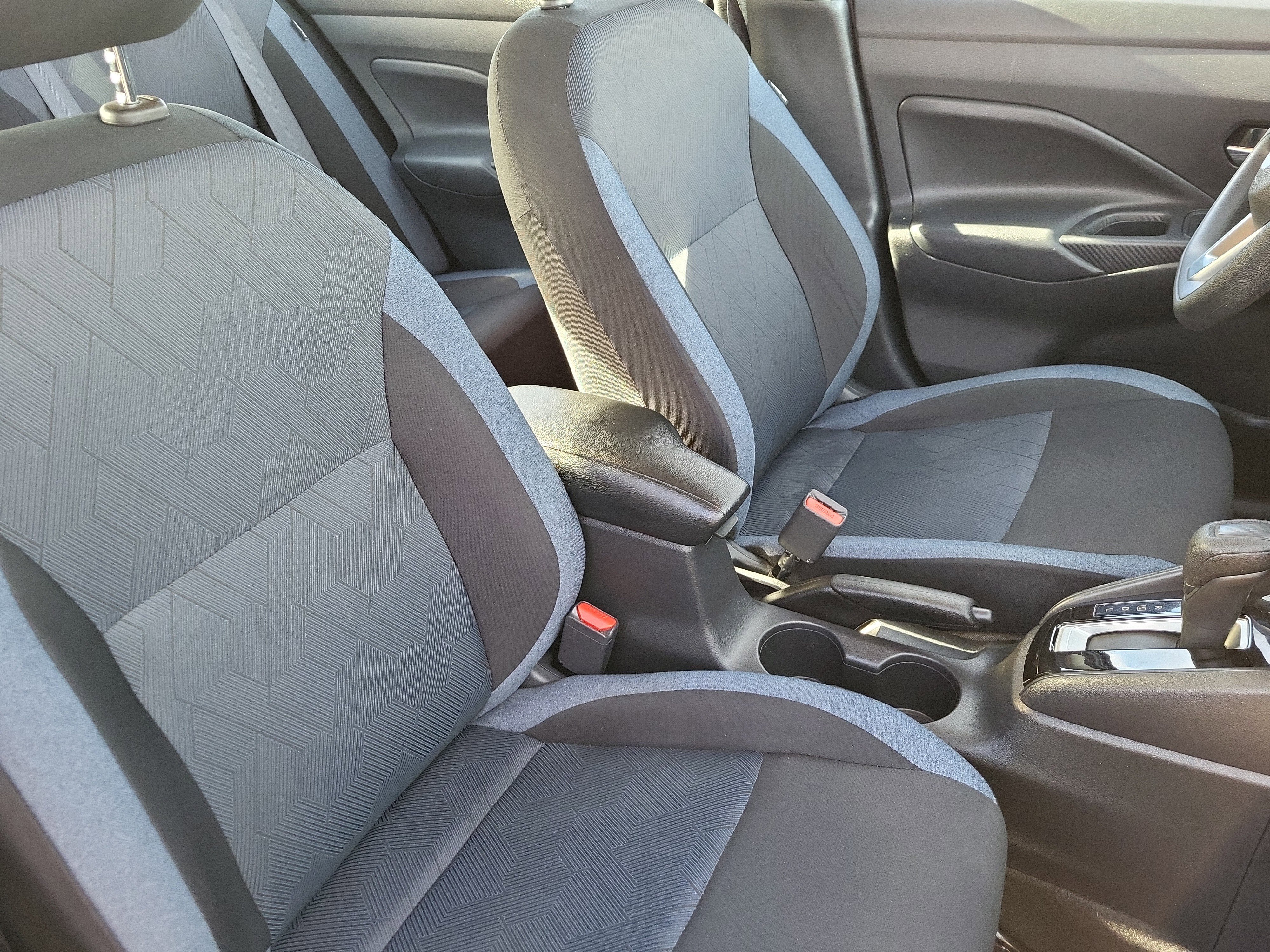 Used 2023 Nissan Versa SV image 13