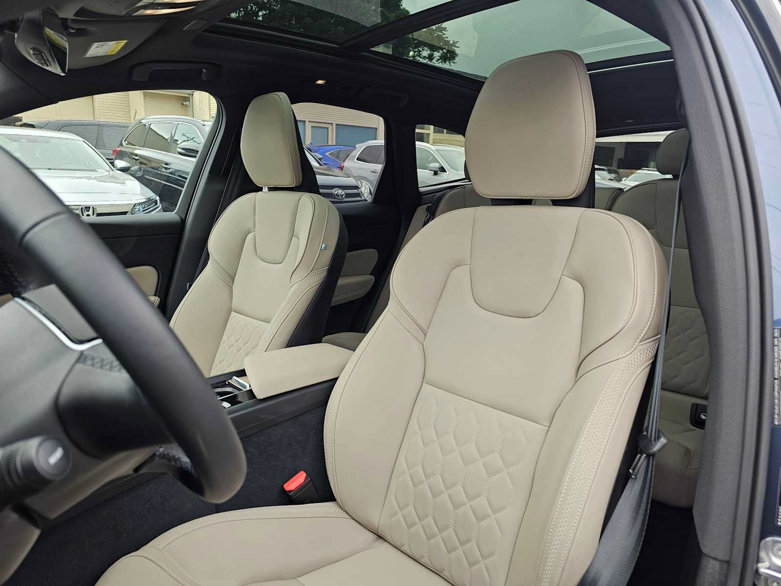 Certified 2026 Volvo XC60 B5 Plus w/ Protection Package Premier AWD/4WD image 22