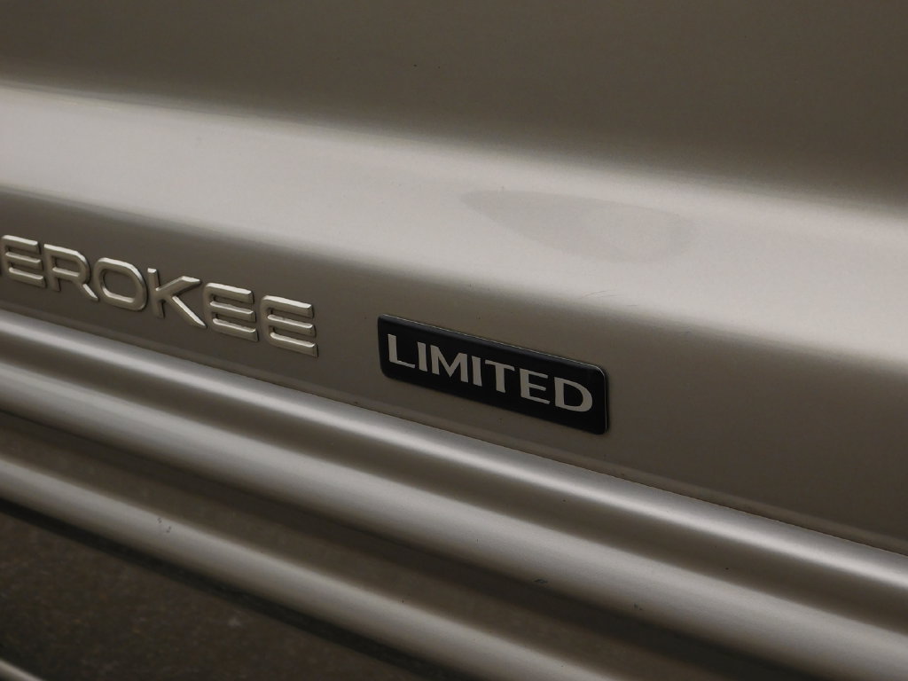 Used 2004 Jeep Grand Cherokee Limited AWD/4WD image 14