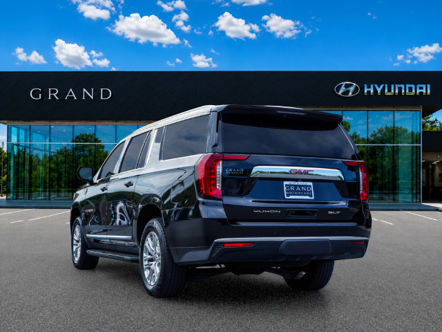 Used 2024 GMC Yukon XL SLT RWD image 4