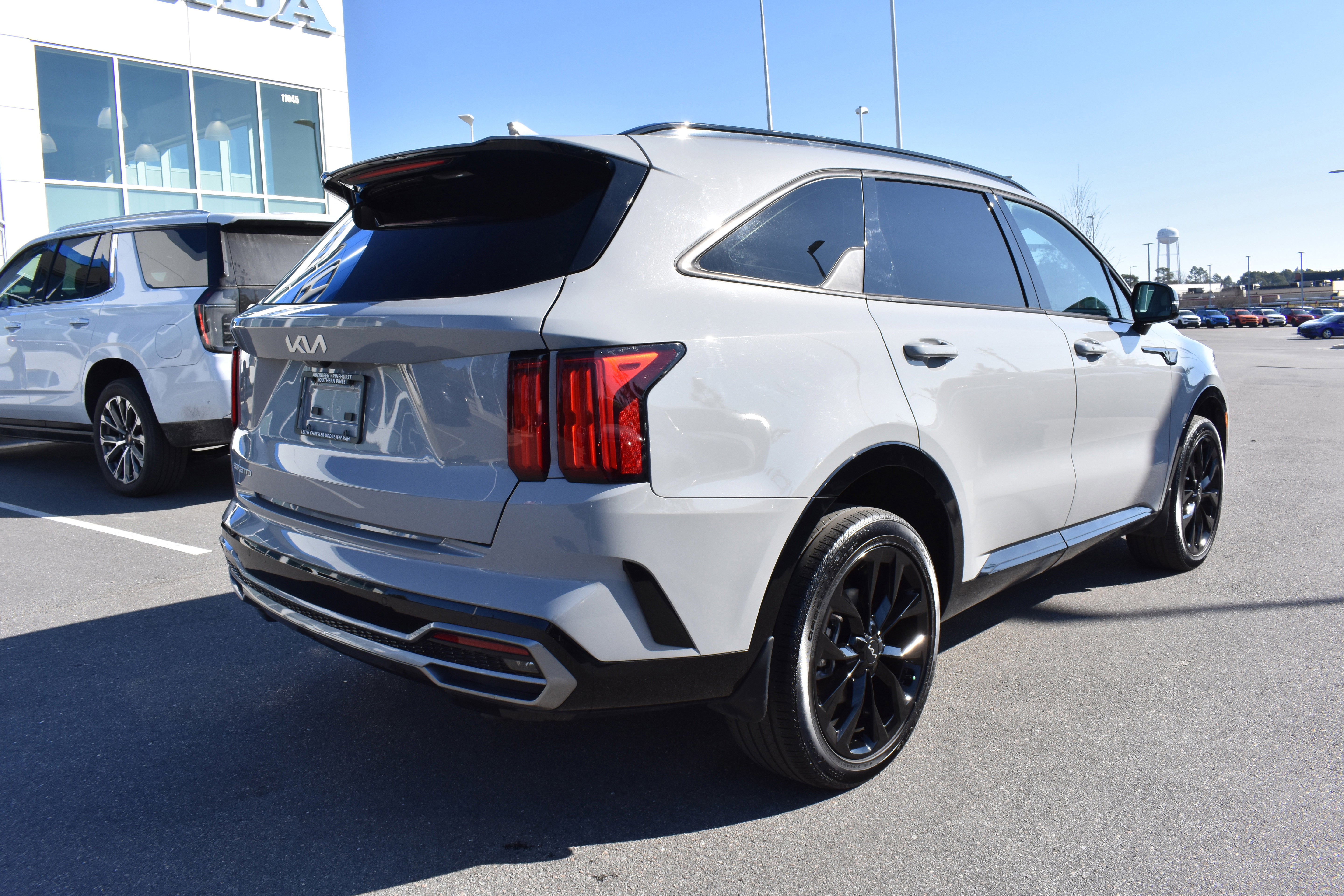 Used 2023 Kia Sorento SX image 9