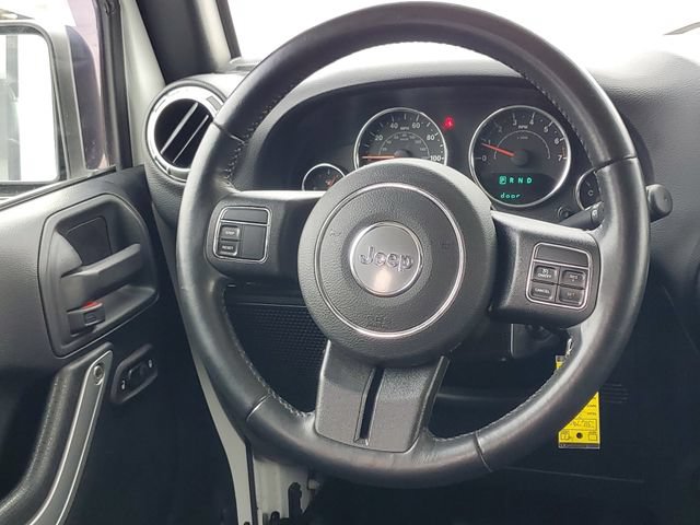 Used 2017 Jeep Wrangler Unlimited Rubicon w/ Cold Weather Group AWD/4WD image 23