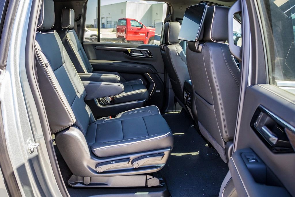 New 2026 Chevrolet Suburban Premier image 18
