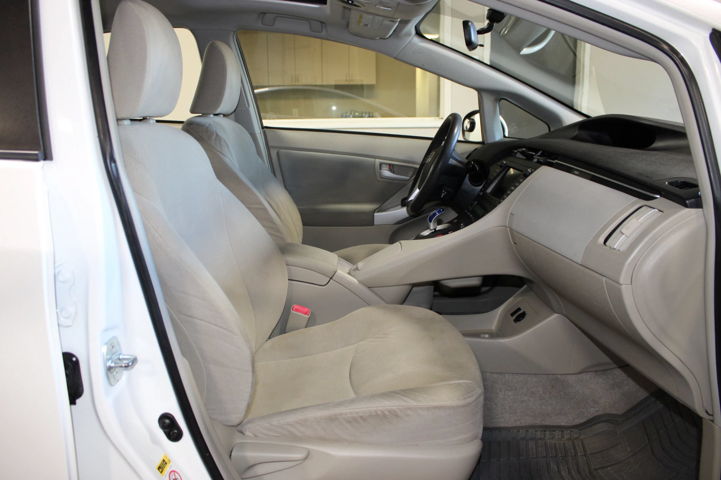 Used 2011 Toyota Prius Three w/ Solar Roof Pkg FWD image 26